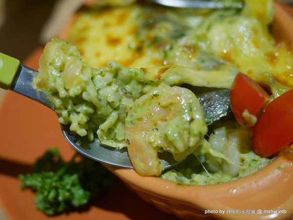 Mambo Burger慢堡(東海店)：【食記】台中Mambo Burger 慢堡 (東海店)@龍井東海夜市捷運BRT東海別墅 : 口味與實力兼具, 值得慢慢品嘗的手作料理