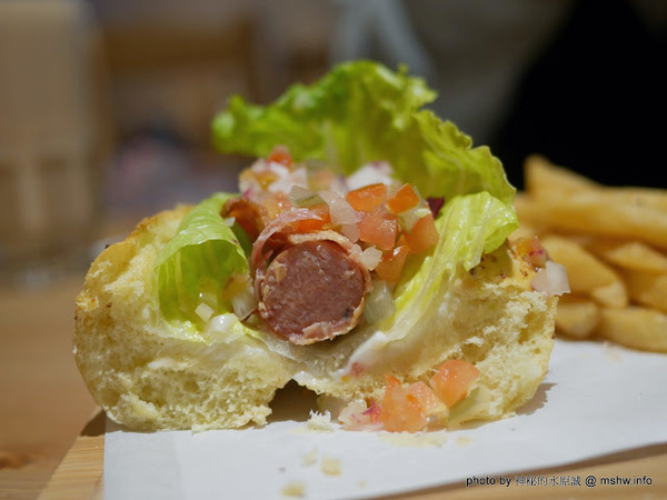 Mambo Burger慢堡(東海店)：【食記】台中Mambo Burger 慢堡 (東海店)@龍井東海夜市捷運BRT東海別墅 : 口味與實力兼具, 值得慢慢品嘗的手作料理