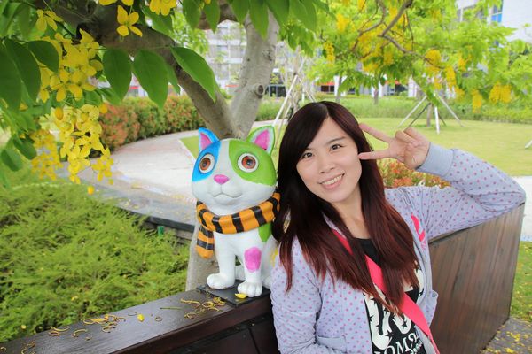 幾米許諾之地：【台南景點】幾米公園願望盛開~許諾之地，鳳凰花與阿勃勒及愛心樹三樹花交疊的特殊景觀