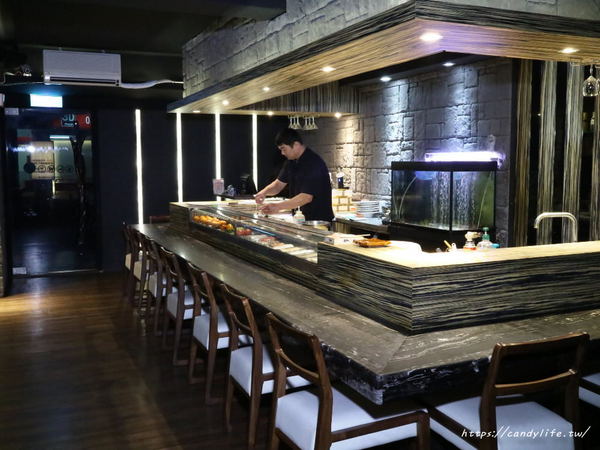 本握壽司:台中美食│本 握壽司 御選頂級日式料理〃女兒紅婚宴會館旁,低調又神秘的無菜單料理~