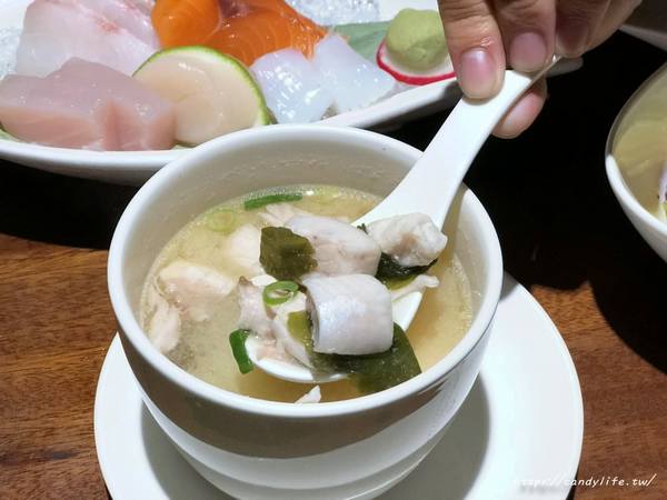 本握壽司:台中美食│本 握壽司 御選頂級日式料理〃女兒紅婚宴會館旁,低調又神秘的無菜單料理~