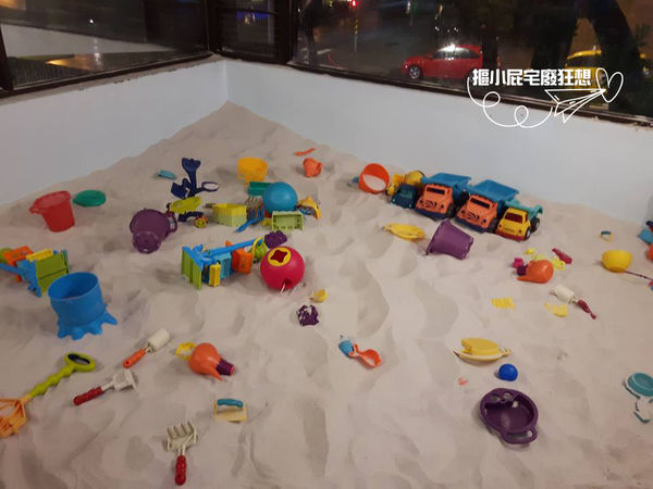 【台北親子餐廳】Hello Jazz！親子餐廳－小朋友的天堂，球池、沙坑、迷你廚房、玩具和故事書樣樣具備！