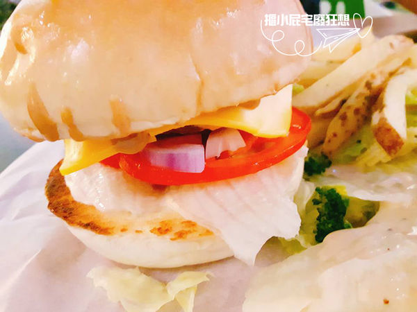 【台北親子餐廳】Hello Jazz！親子餐廳－小朋友的天堂，球池、沙坑、迷你廚房、玩具和故事書樣樣具備！