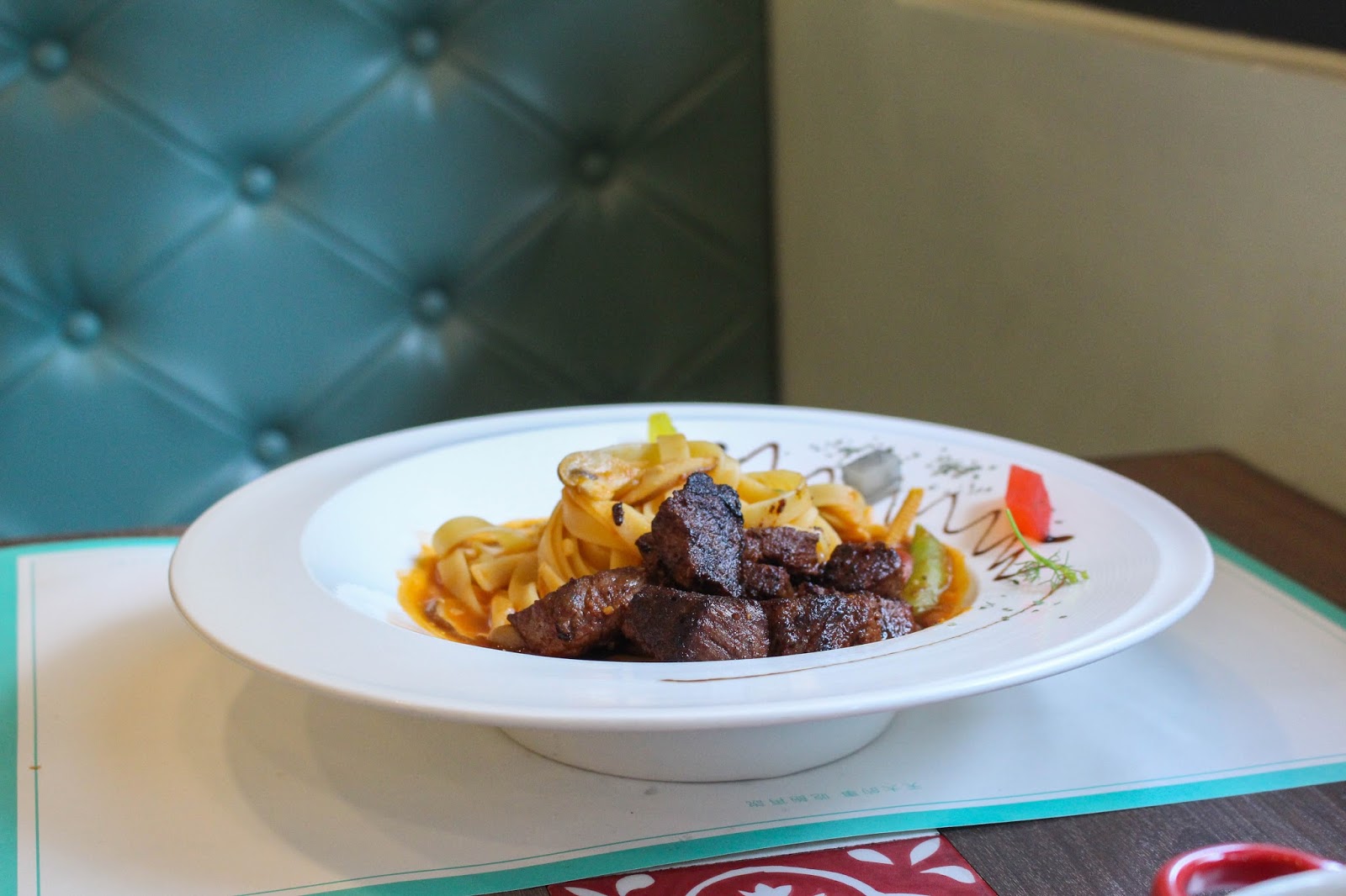 [高雄美食]新堀江早午餐CHIC CAFÉ 奇可小廚~適合聚餐的義式料理餐廳~還有鬆餅甜點~體驗團~