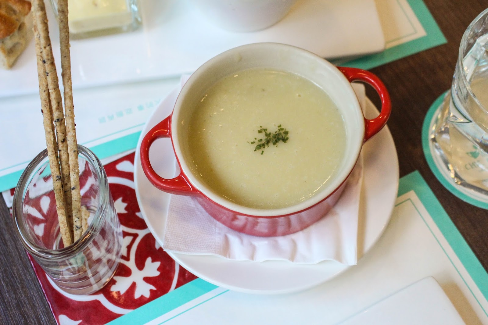 [高雄美食]新堀江早午餐CHIC CAFÉ 奇可小廚~適合聚餐的義式料理餐廳~還有鬆餅甜點~體驗團~