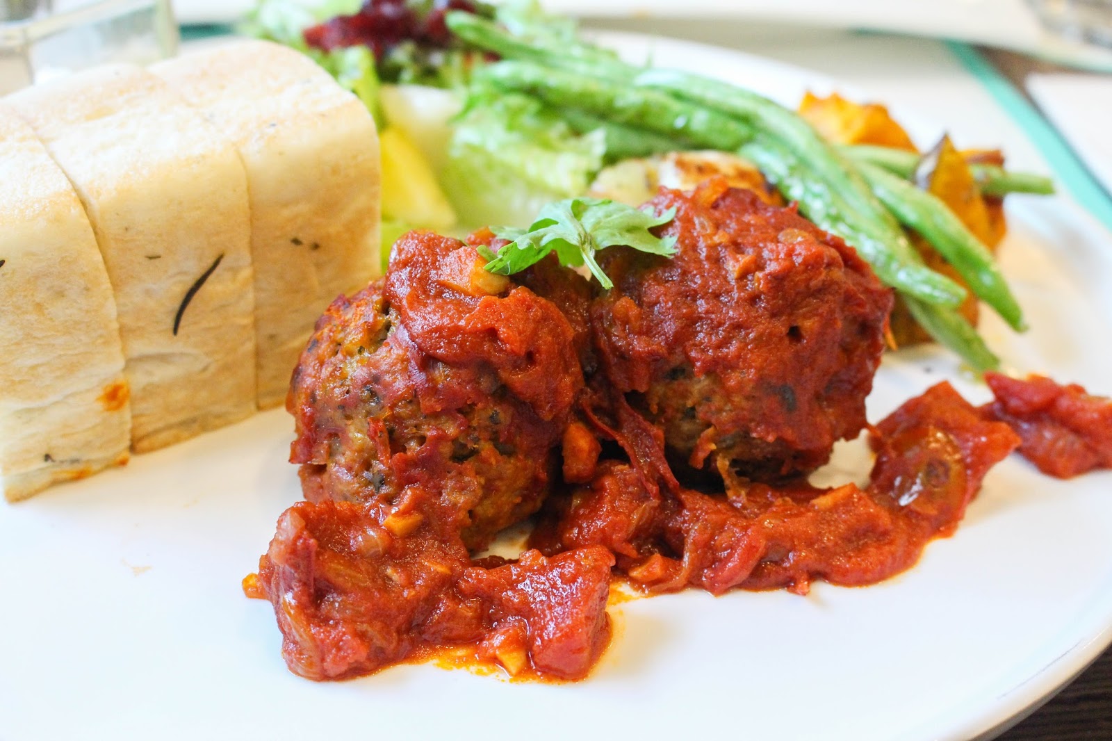 [高雄美食]新堀江早午餐CHIC CAFÉ 奇可小廚~適合聚餐的義式料理餐廳~還有鬆餅甜點~體驗團~