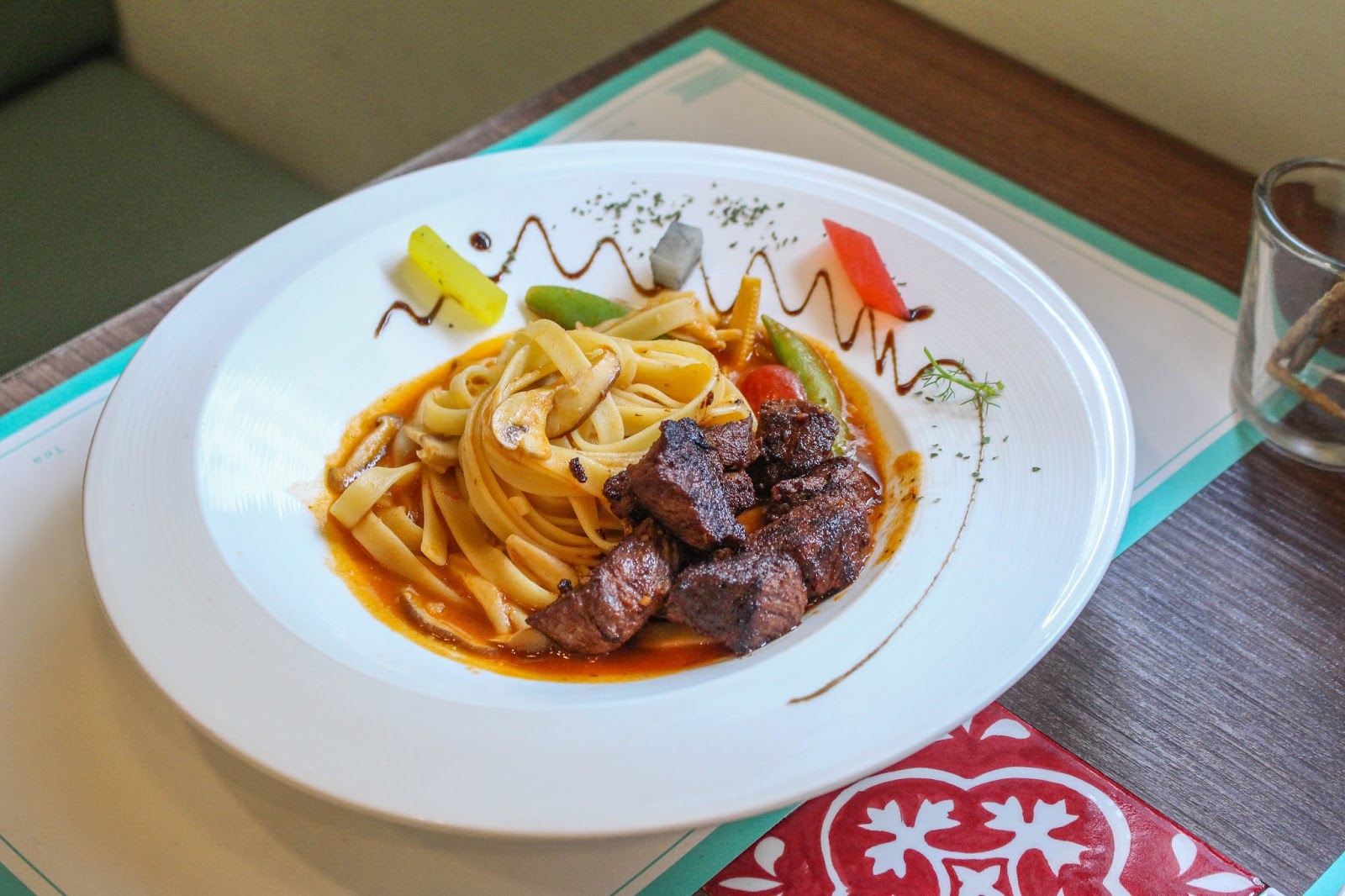 [高雄美食]新堀江早午餐CHIC CAFÉ 奇可小廚~適合聚餐的義式料理餐廳~還有鬆餅甜點~體驗團~