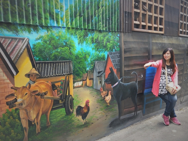 沙鹿美仁里彩繪巷:【台中沙鹿景點】美仁里彩繪村~香噴噴的統一肉燥麵,拍過微電影的小時光麵館,黑貓食堂,以及柑仔店和美仁國小,場景互動力十足