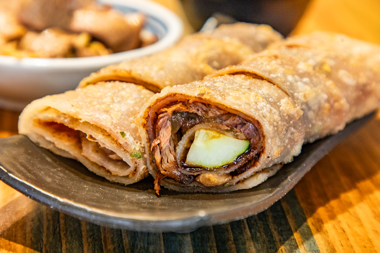 台中平價版鼎泰豐!必比登排隊名饕之鄉李姐的店,高CP值小籠湯包 牛肉麵。