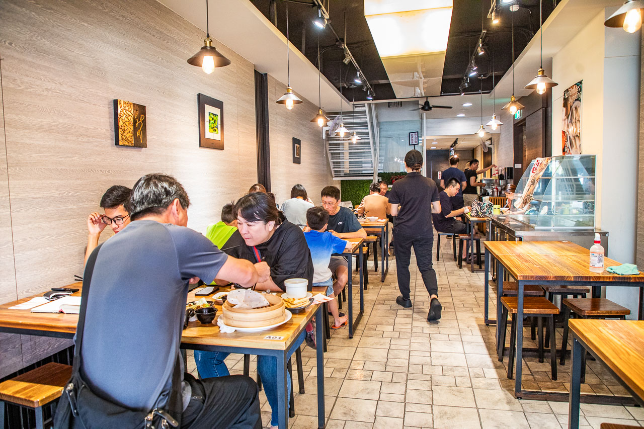 台中平價版鼎泰豐!必比登排隊名饕之鄉李姐的店,高CP值小籠湯包 牛肉麵。