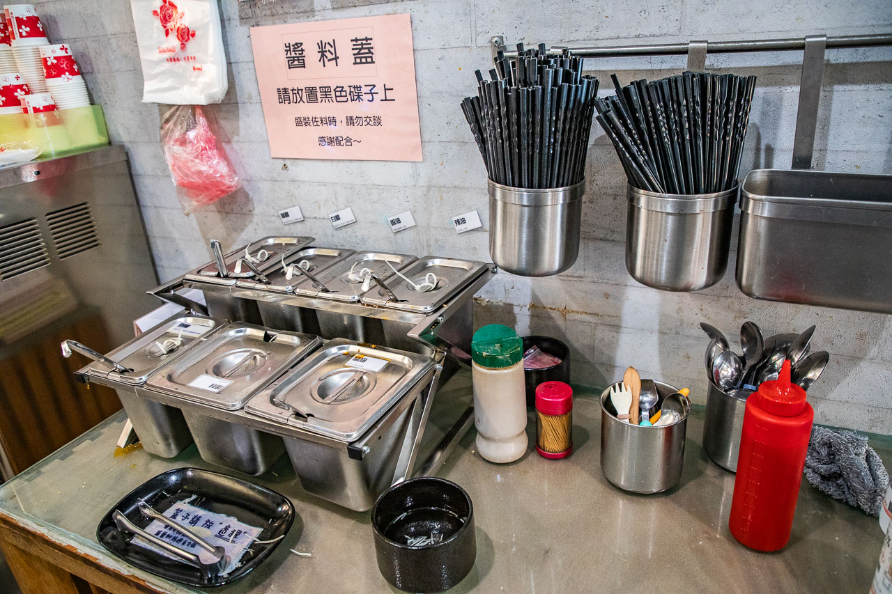 台中平價版鼎泰豐!必比登排隊名饕之鄉李姐的店,高CP值小籠湯包 牛肉麵。