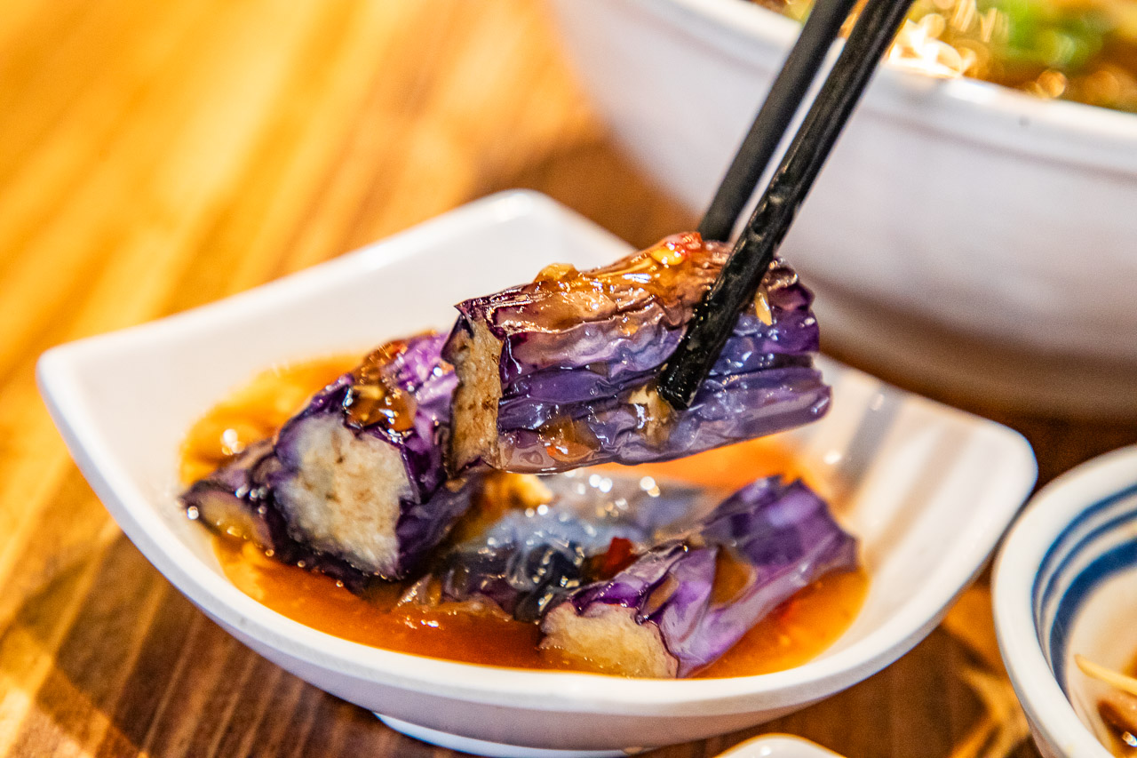 台中平價版鼎泰豐!必比登排隊名饕之鄉李姐的店,高CP值小籠湯包 牛肉麵。