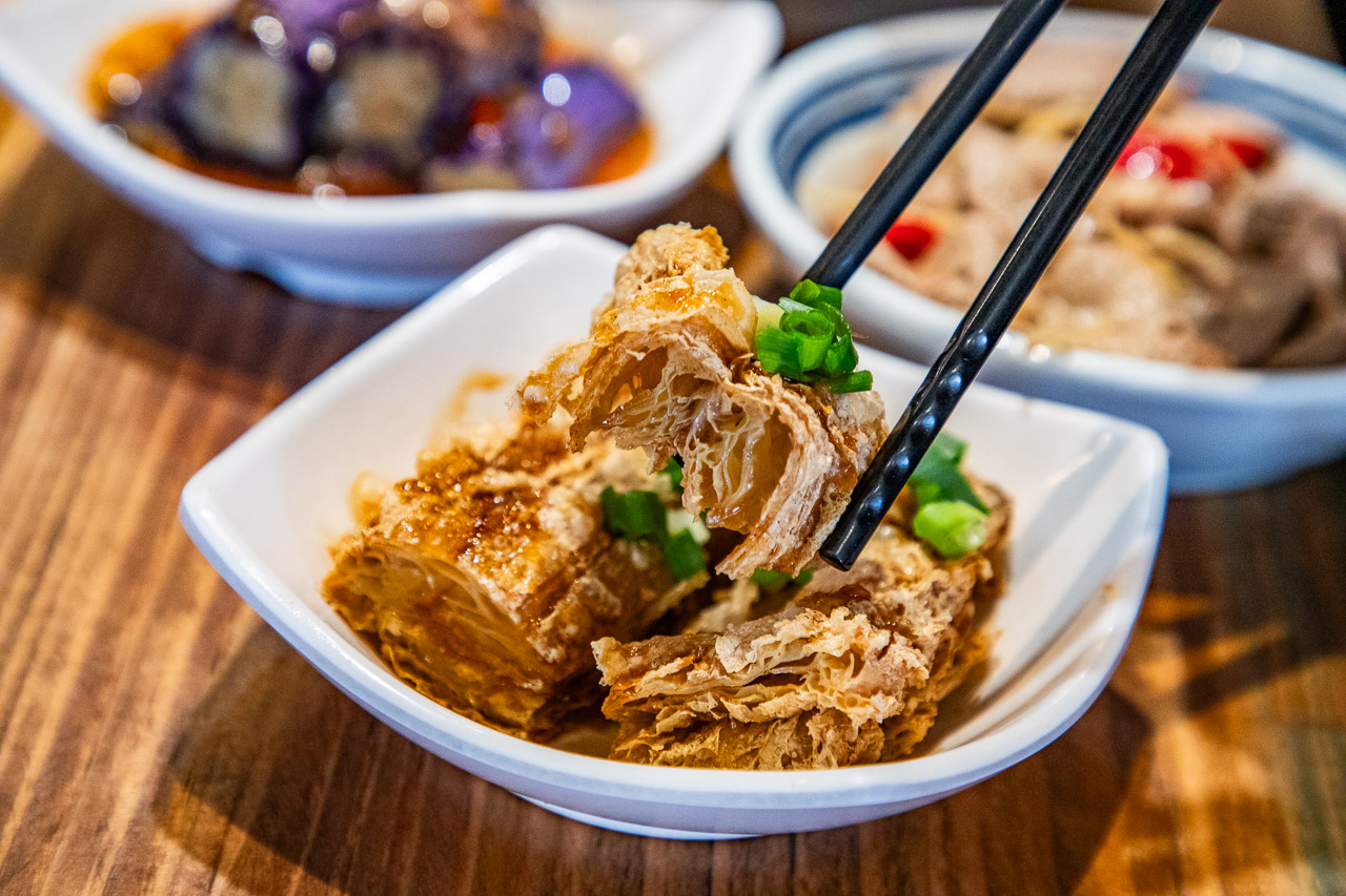 台中平價版鼎泰豐!必比登排隊名饕之鄉李姐的店,高CP值小籠湯包 牛肉麵。