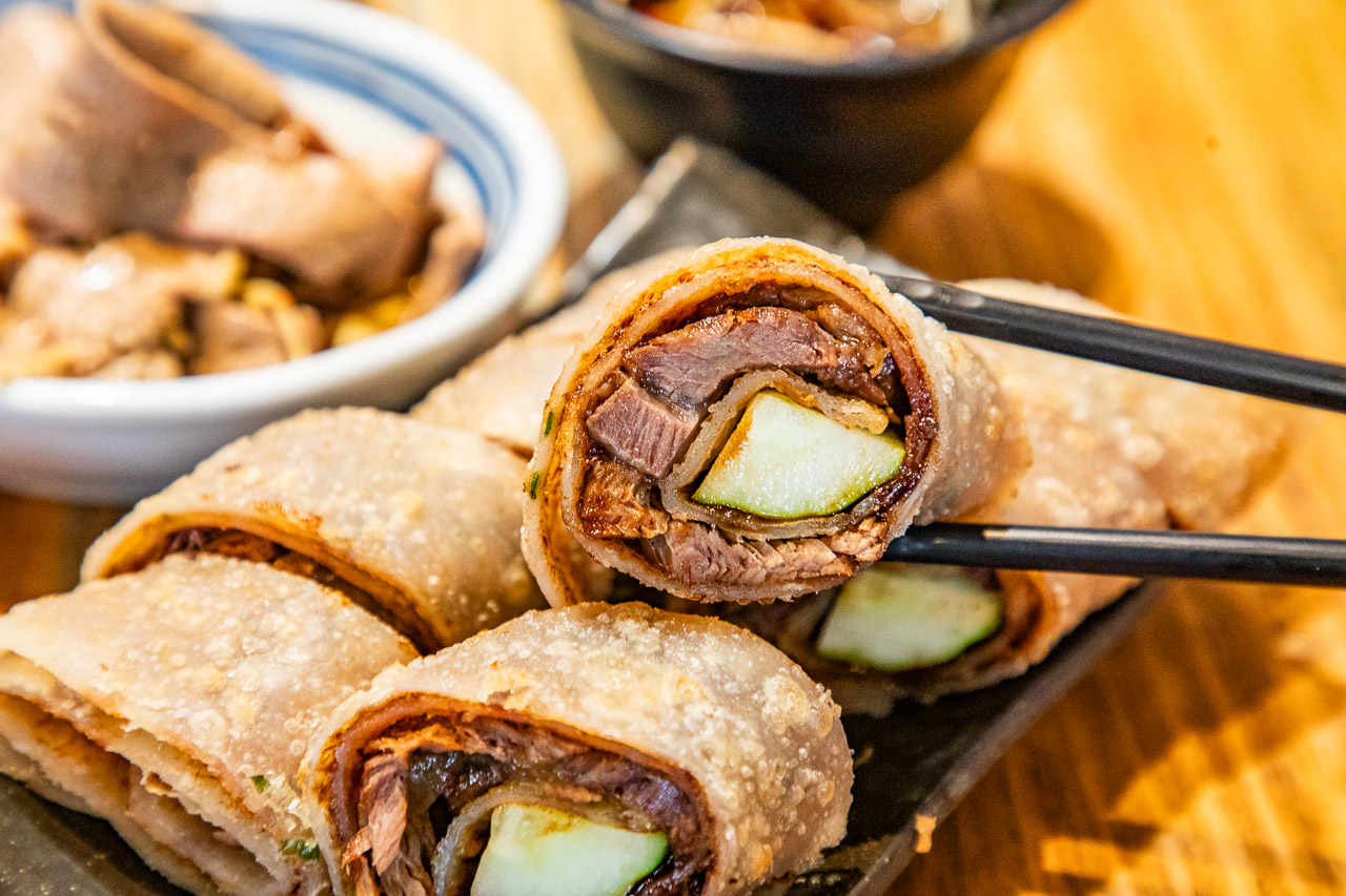 台中平價版鼎泰豐!必比登排隊名饕之鄉李姐的店,高CP值小籠湯包 牛肉麵。