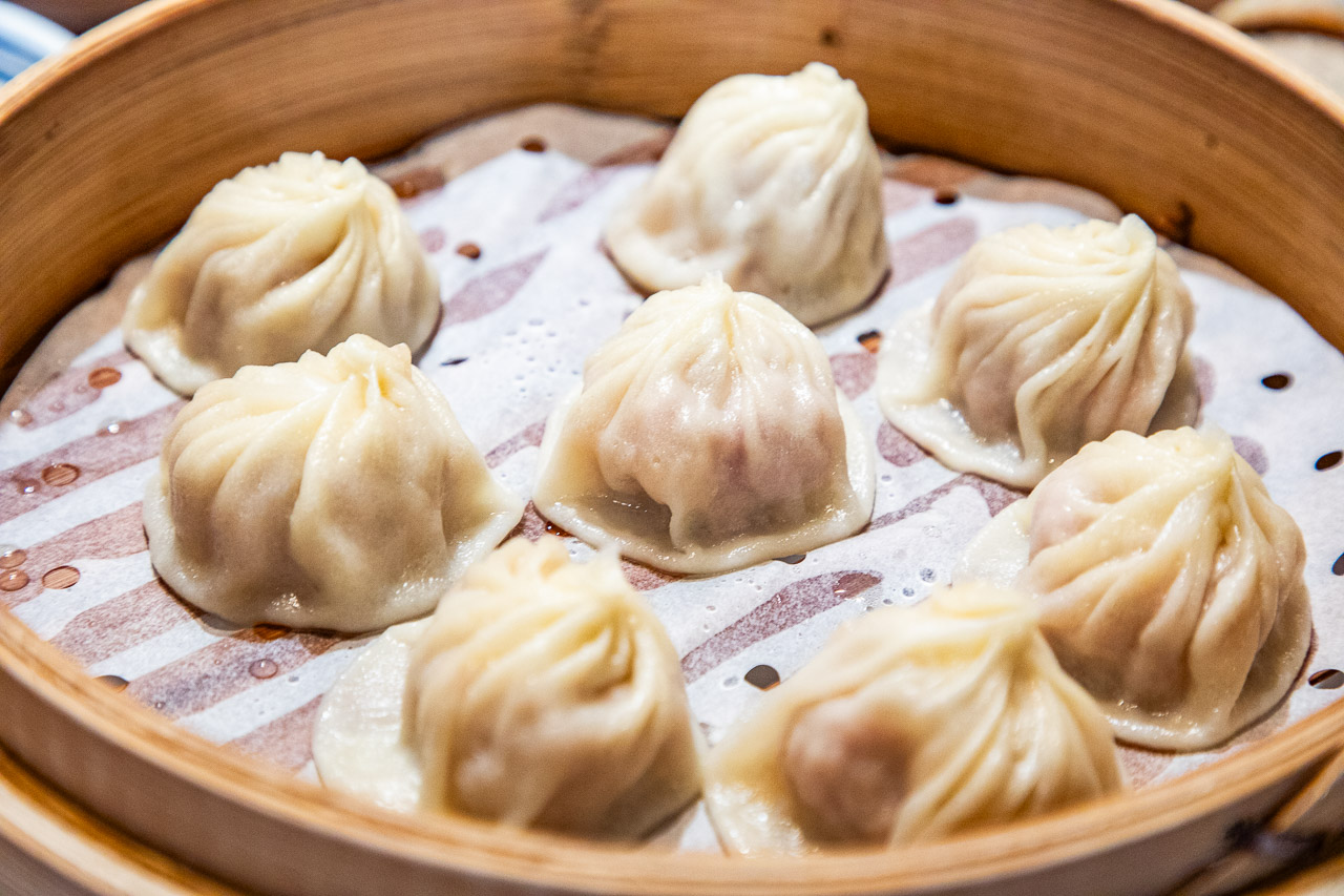 台中平價版鼎泰豐!必比登排隊名饕之鄉李姐的店,高CP值小籠湯包 牛肉麵。