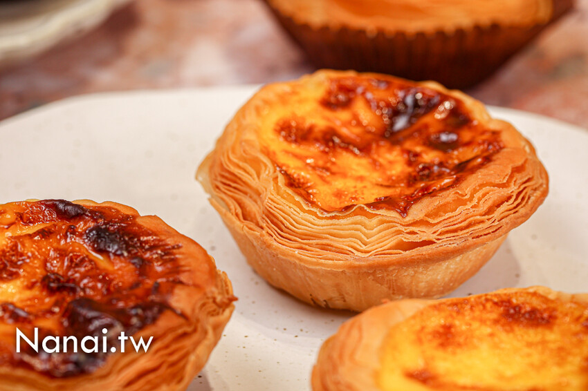 小熊菓子又有新品!尺寸長達25公分雞排可頌,極致酥脆又酥鬆