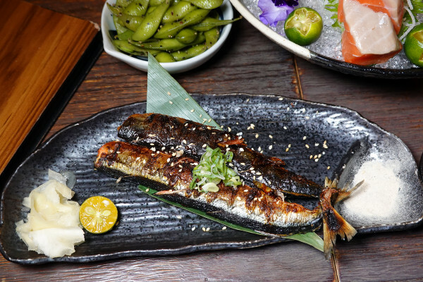 新北必吃美食-板橋隱居府中店，府中捷運站居酒屋推薦，有好吃串燒、啤酒、創意日式料理的新北居酒屋