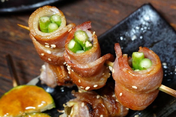 新北必吃美食-板橋隱居府中店，府中捷運站居酒屋推薦，有好吃串燒、啤酒、創意日式料理的新北居酒屋