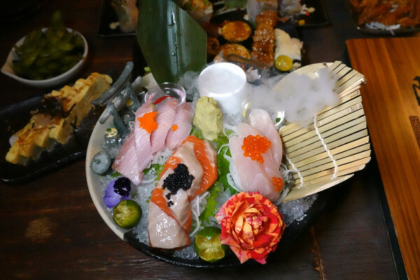 新北必吃美食-板橋隱居府中店，府中捷運站居酒屋推薦，有好吃串燒、啤酒、創意日式料理的新北居酒屋