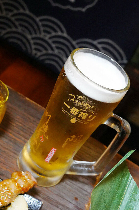 新北必吃美食-板橋隱居府中店，府中捷運站居酒屋推薦，有好吃串燒、啤酒、創意日式料理的新北居酒屋