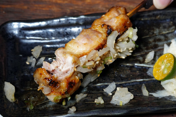 新北必吃美食-板橋隱居府中店，府中捷運站居酒屋推薦，有好吃串燒、啤酒、創意日式料理的新北居酒屋