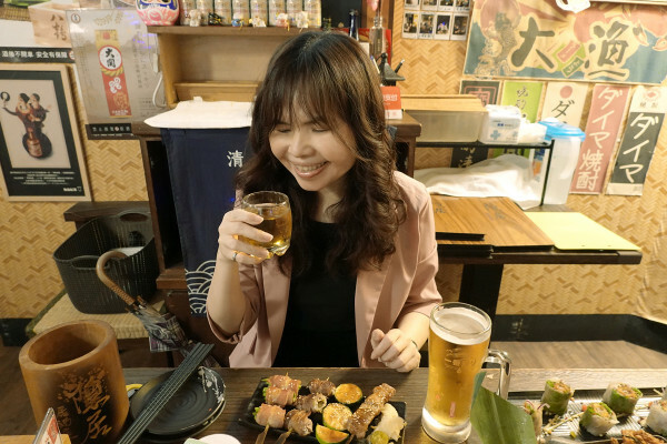 新北必吃美食-板橋隱居府中店，府中捷運站居酒屋推薦，有好吃串燒、啤酒、創意日式料理的新北居酒屋