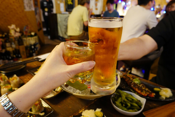 新北必吃美食-板橋隱居府中店，府中捷運站居酒屋推薦，有好吃串燒、啤酒、創意日式料理的新北居酒屋