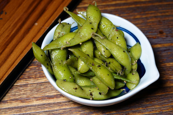 新北必吃美食-板橋隱居府中店，府中捷運站居酒屋推薦，有好吃串燒、啤酒、創意日式料理的新北居酒屋