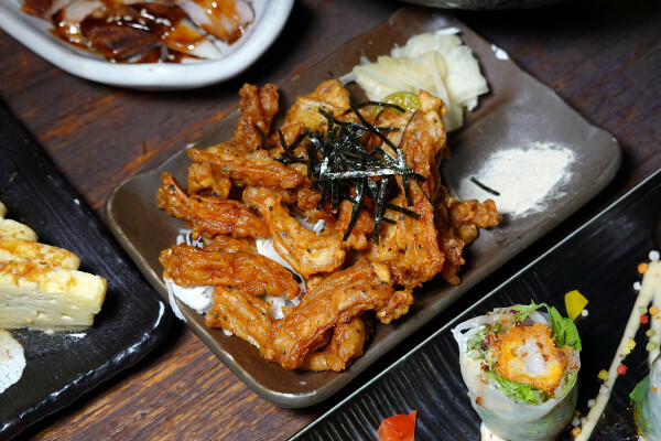 新北必吃美食-板橋隱居府中店，府中捷運站居酒屋推薦，有好吃串燒、啤酒、創意日式料理的新北居酒屋