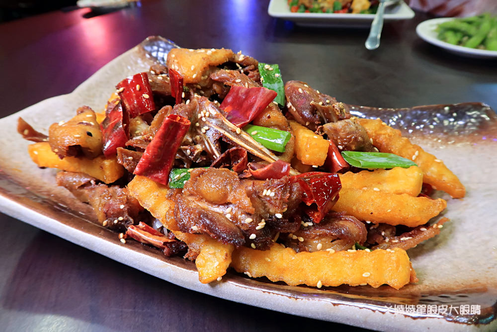新竹平價熱炒!霸道啤酒屋,公道五路上百道川湘菜料理快炒店