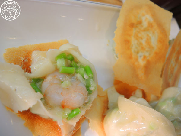 鎮新記飲茶餐廳:呷飽祙【台中西屯・鎮新記】有長翅膀的銷魂煎餃 鎮新記飲茶餐廳:呷飽祙【台中西屯・鎮新記】有長翅膀的銷魂煎餃