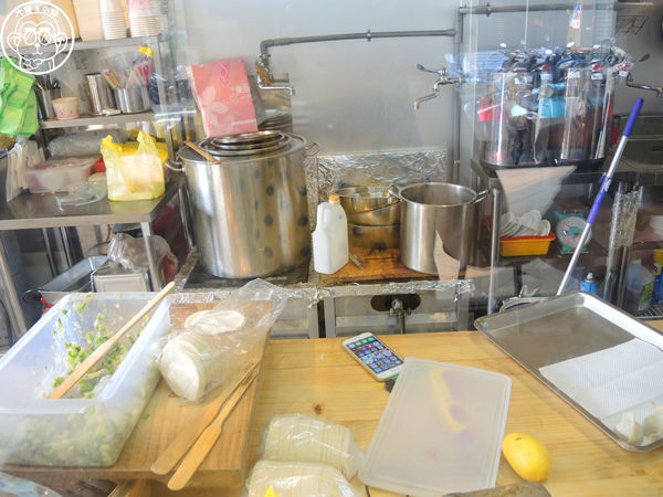 鎮新記飲茶餐廳:呷飽祙【台中西屯・鎮新記】有長翅膀的銷魂煎餃 鎮新記飲茶餐廳:呷飽祙【台中西屯・鎮新記】有長翅膀的銷魂煎餃