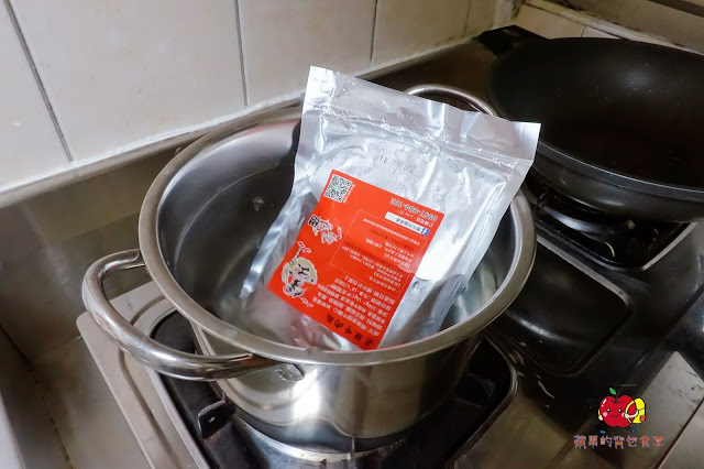 [食記] 新竹東區-墨簡單料理 中午時段 牛肉麵 麻辣牛肉麵椒香酥麻 半筋半肉膠質豐富 清燉雞腿麵湯頭清燉味道香醇