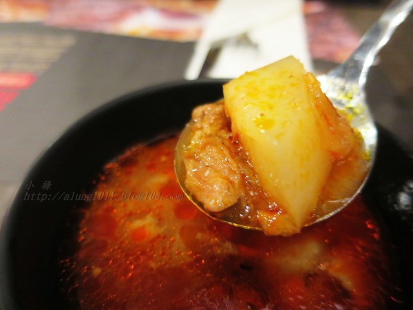 哇烤碳火炙燒牛排(原享客碳烤牛排)：大快朵頤 !!!   -「哇烤」碳火炙燒牛排