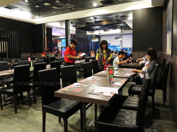 哇烤碳火炙燒牛排(原享客碳烤牛排)：大快朵頤 !!!   -「哇烤」碳火炙燒牛排