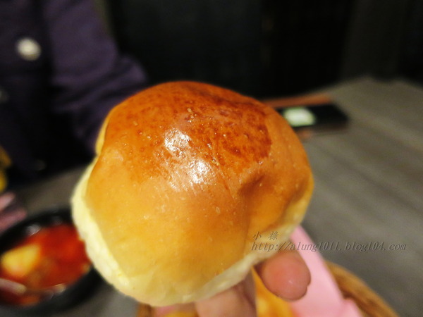 哇烤碳火炙燒牛排(原享客碳烤牛排)：大快朵頤 !!!   -「哇烤」碳火炙燒牛排