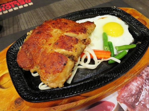 哇烤碳火炙燒牛排(原享客碳烤牛排):大快朵頤 !!! -「哇烤」碳火炙燒牛排 哇烤碳火炙燒牛排(原享客碳烤牛排):大快朵頤 !!! -「哇烤」碳火炙燒牛排