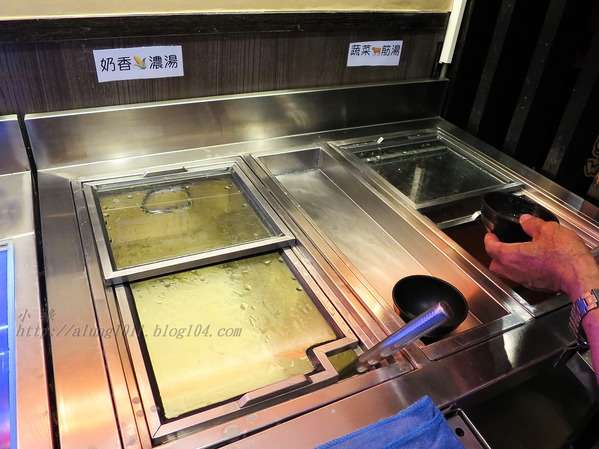 哇烤碳火炙燒牛排(原享客碳烤牛排)：大快朵頤 !!!   -「哇烤」碳火炙燒牛排