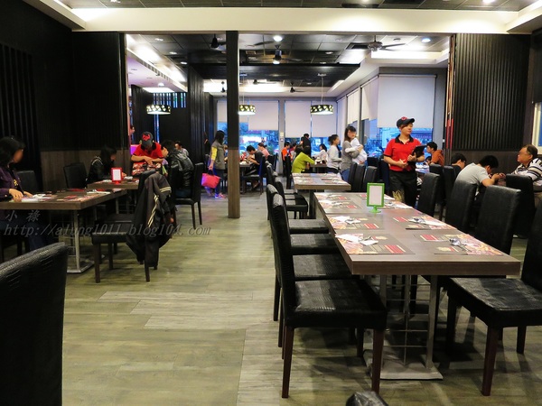 哇烤碳火炙燒牛排(原享客碳烤牛排)：大快朵頤 !!!   -「哇烤」碳火炙燒牛排