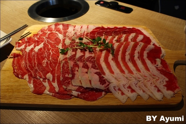 OWN HOT POT 旺客鍋坊：[食記]OWN HOT POT 旺客鍋坊-享受肉多多的豐盛鍋物、16oz牛肉四重奏套餐超滿足！！！