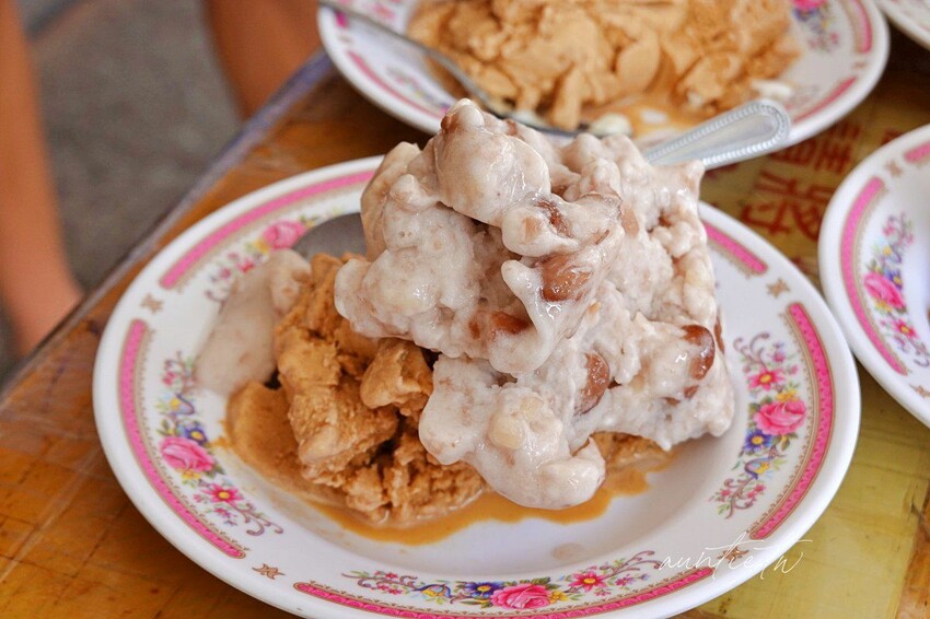 【宜蘭】黑秀冰店，超香濃花生，白泡泡牛奶，開水製作古早味細緻綿綿冰