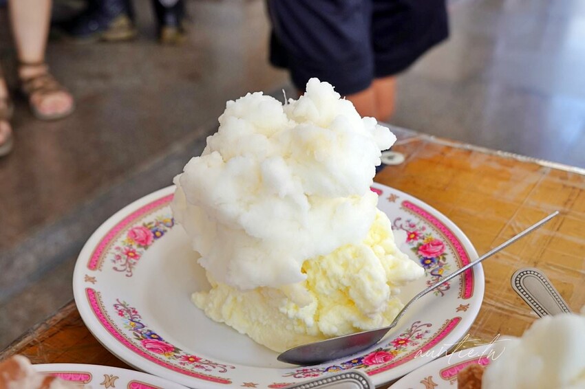 【宜蘭】黑秀冰店，超香濃花生，白泡泡牛奶，開水製作古早味細緻綿綿冰