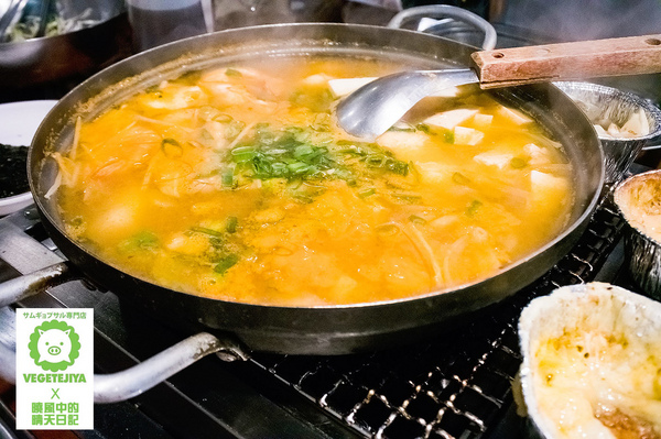 VEGETEJIYA菜豚屋(八德店)：【松山|菜豚屋】日韓混血的好吃有機生菜包肉 肉食人準備迎接肉海攻擊吧!!!（含完整菜單）