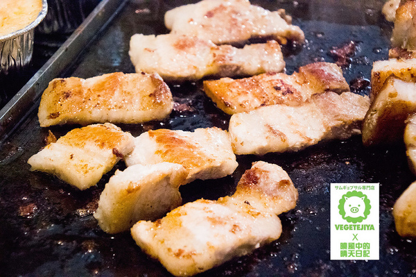 VEGETEJIYA菜豚屋(八德店)：【松山|菜豚屋】日韓混血的好吃有機生菜包肉 肉食人準備迎接肉海攻擊吧!!!（含完整菜單）