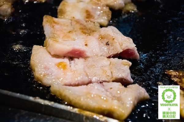 VEGETEJIYA菜豚屋(八德店)：【松山|菜豚屋】日韓混血的好吃有機生菜包肉 肉食人準備迎接肉海攻擊吧!!!（含完整菜單）