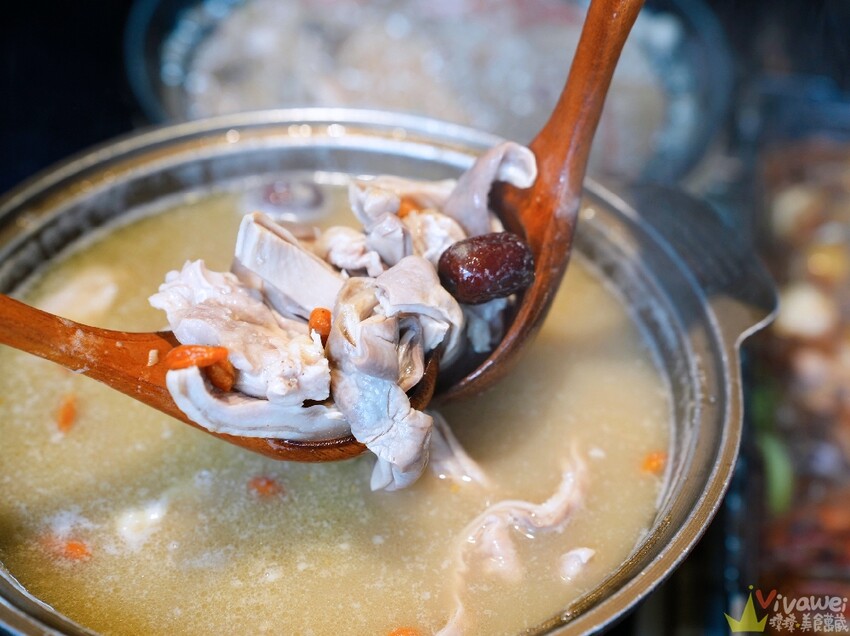 【宴川秋-創意。麻辣】好吃的麻辣烤魚~還有胡椒豬肚雞鍋!新品砂鍋粥~料多味美大推薦!