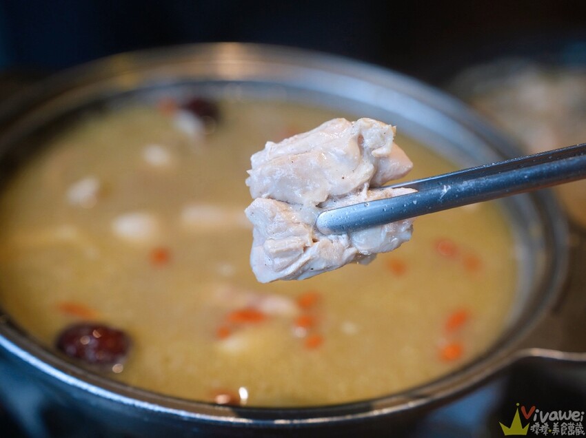 【宴川秋-創意。麻辣】好吃的麻辣烤魚~還有胡椒豬肚雞鍋!新品砂鍋粥~料多味美大推薦!