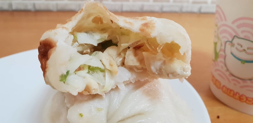 【台北.信義區】市場美食中式早餐推薦。周氏豆腐捲+牛肉捲餅+蔥花大餅