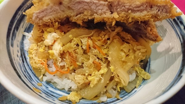 福川町：高雄~福川町~現點現做新鮮料理~必點蓋霸豪華海景丼~海鮮控的天堂~