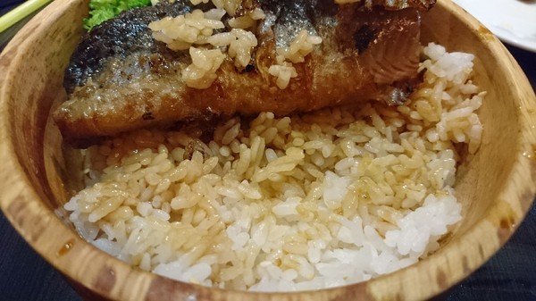 福川町：高雄~福川町~現點現做新鮮料理~必點蓋霸豪華海景丼~海鮮控的天堂~